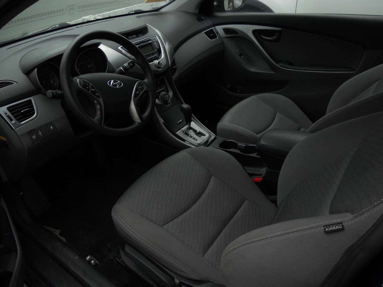 Used 2013 Hyundai Elantra FWD image 4