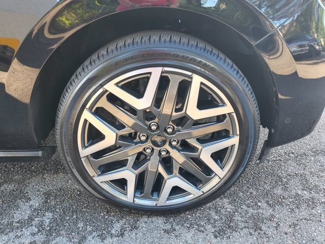 Certified 2025 Ford Expedition Platinum w/ Platinum Ultimate Package AWD/4WD image 14
