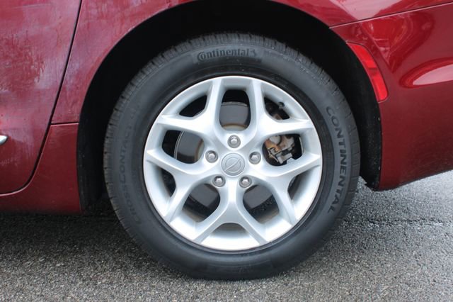 Used 2017 Chrysler Pacifica Touring-L w/ Tire & Wheel Group FWD image 35