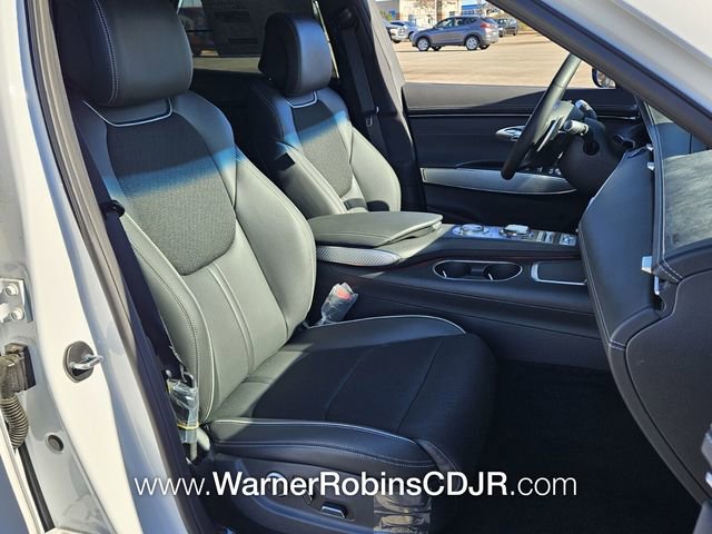 Used 2025 Genesis GV70 2.5T w/ Sport Prestige Package image 18