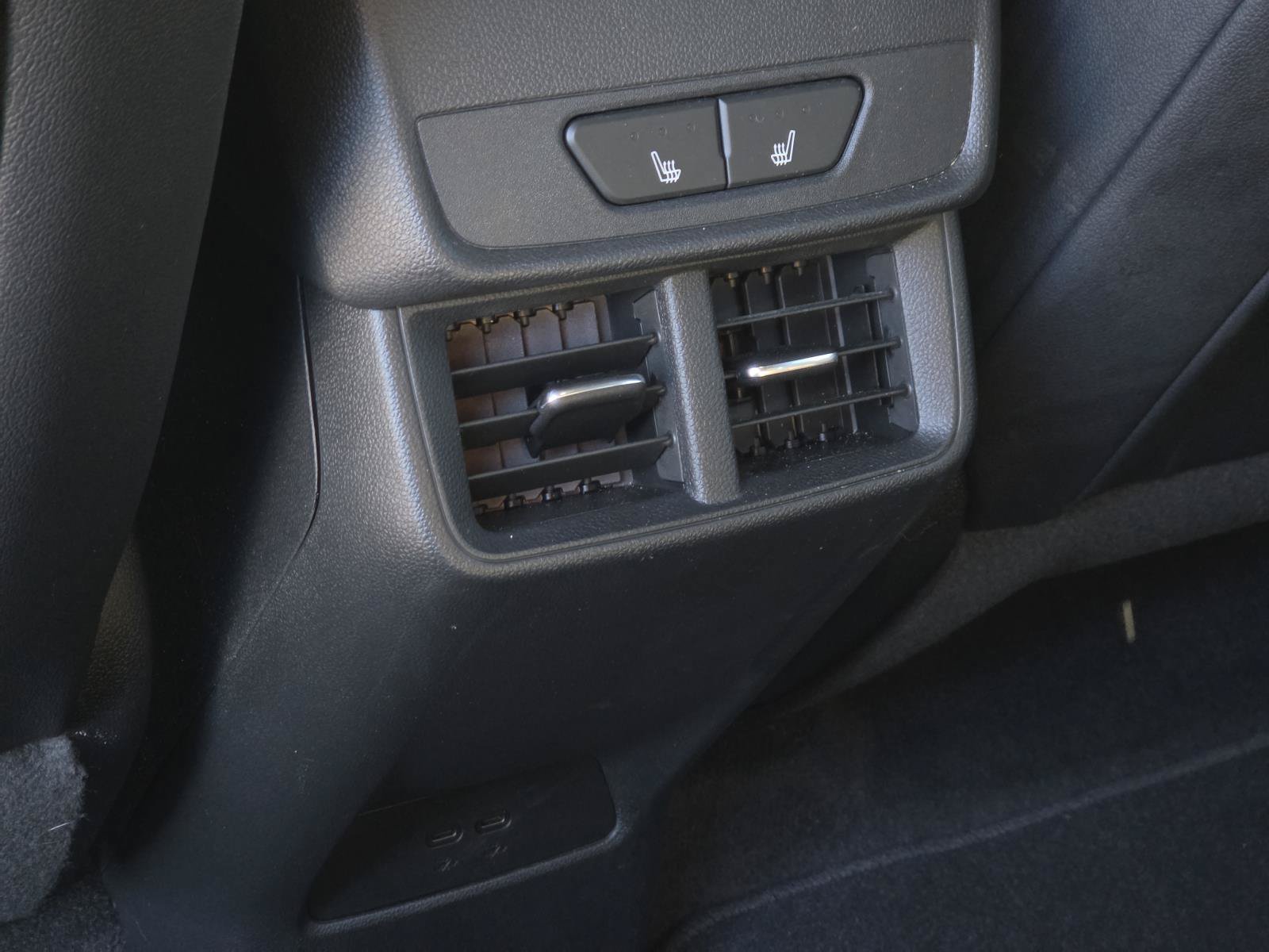 Used 2025 Chevrolet Equinox ACTIV w/ Safety and Technology Package AWD/4WD image 13