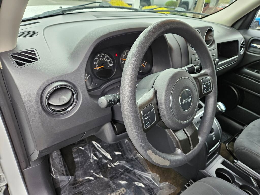 Used 2016 Jeep Patriot Sport w/ Power Value Group FWD image 16