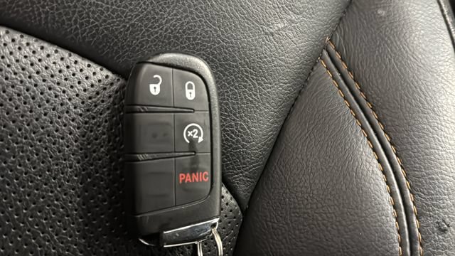 Used 2018 Jeep Compass Limited w/ Navigation Group AWD/4WD image 19