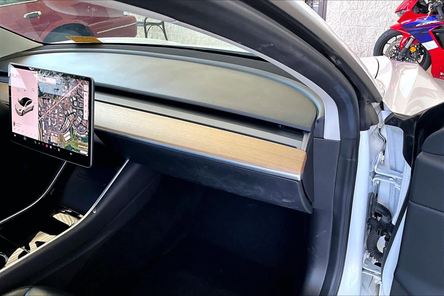 Used 2019 Tesla Model 3 Standard Range RWD image 18