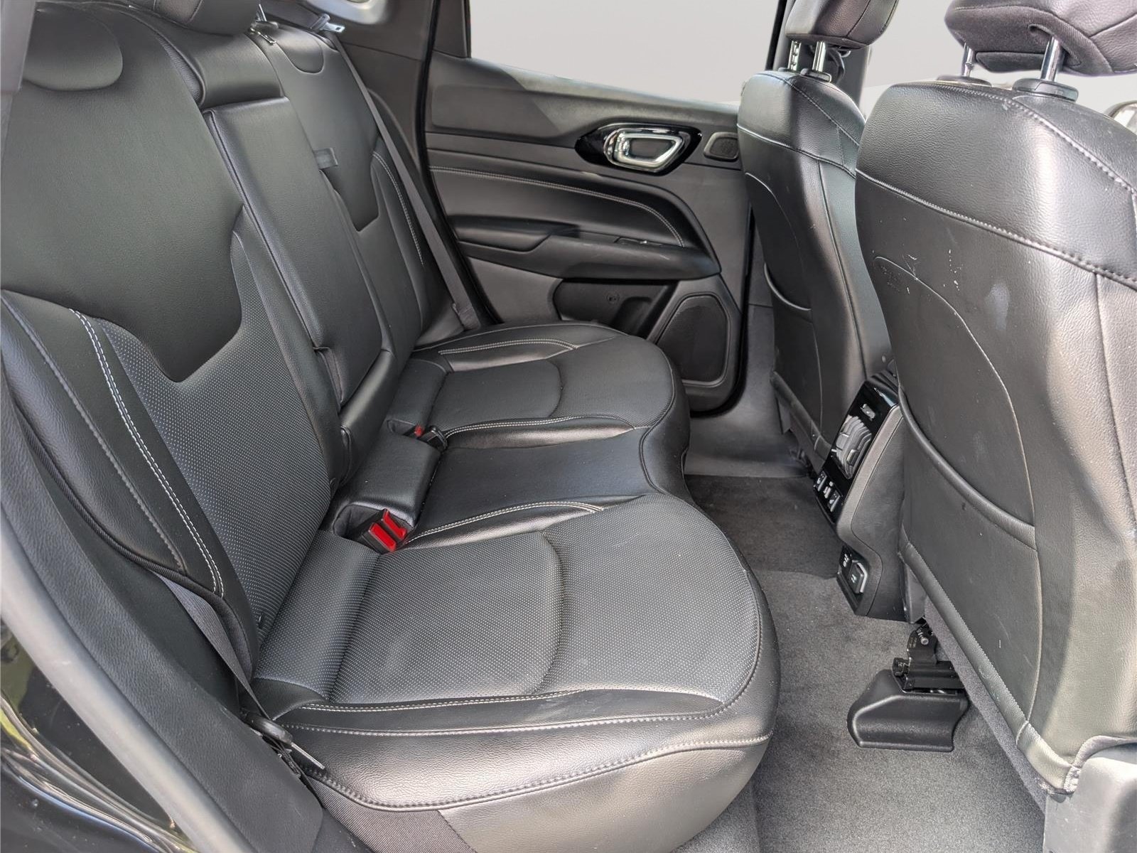 Used 2022 Jeep Compass High Altitude AWD/4WD image 11