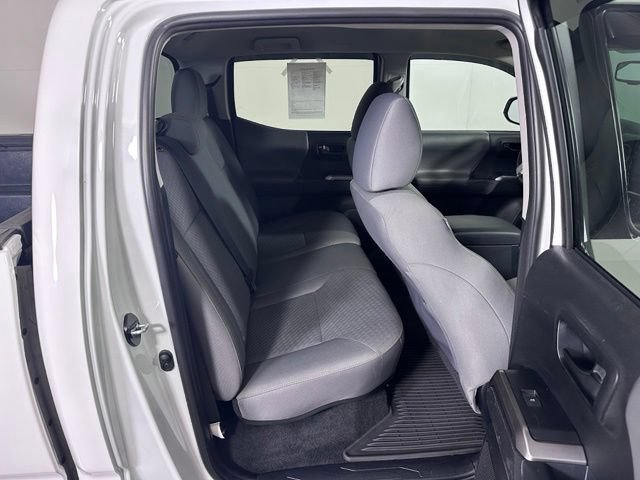 Used 2021 Toyota Tacoma SR5 AWD/4WD image 11