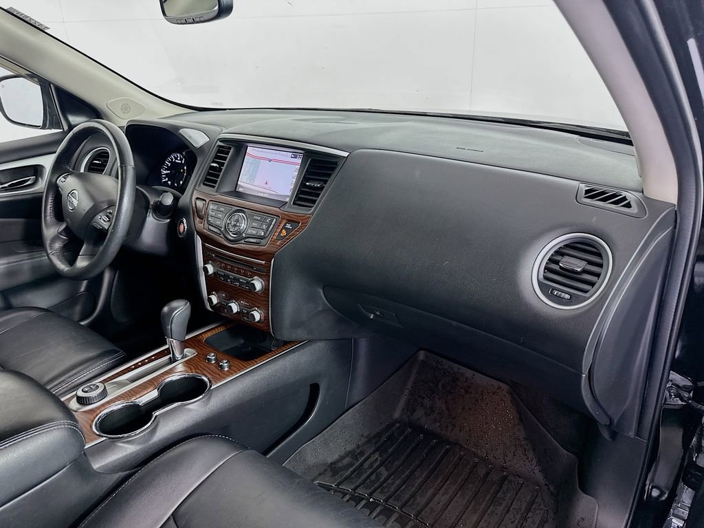 Used 2019 Nissan Pathfinder Platinum image 31