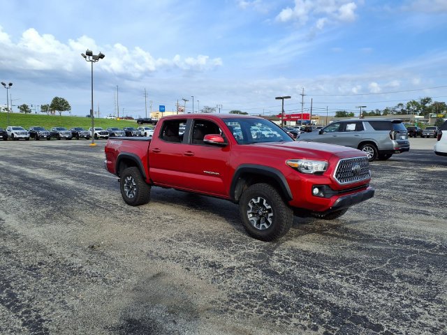 Used 2018 Toyota Tacoma TRD Off-Road AWD/4WD image 2