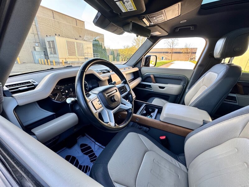 Used 2022 Land Rover Defender 110 X-Dynamic HSE AWD/4WD image 16