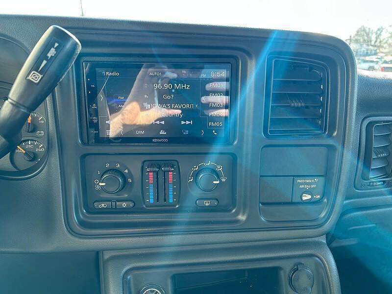 Used 2004 Chevrolet Silverado 3500 4x4 Extended Cab w/ Heavy-Duty Power Package image 76