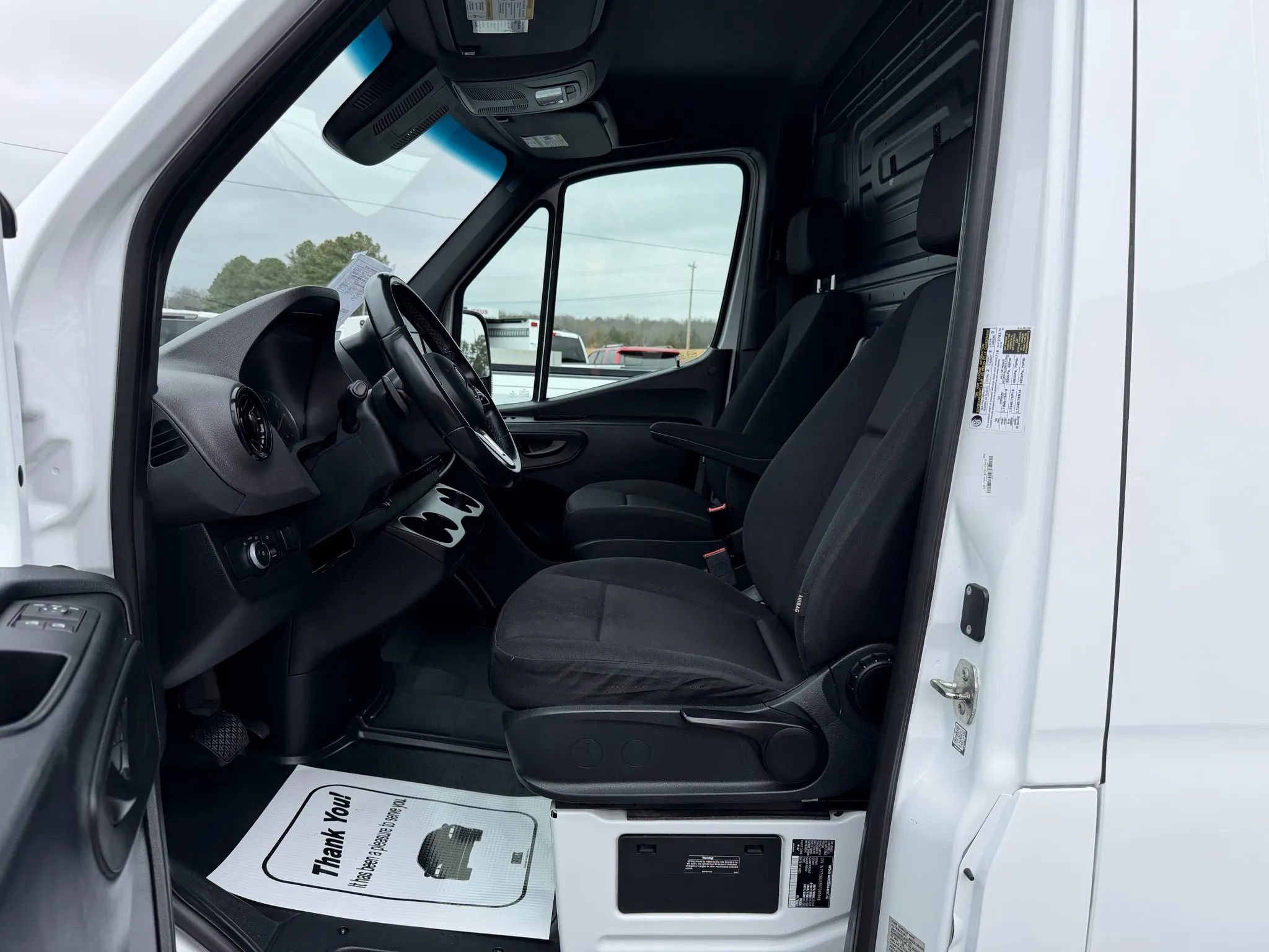 Used 2022 Mercedes-Benz Sprinter 1500 image 5