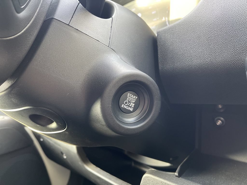 New 2025 RAM ProMaster 2500 w/ Premium Convenience Group FWD image 18