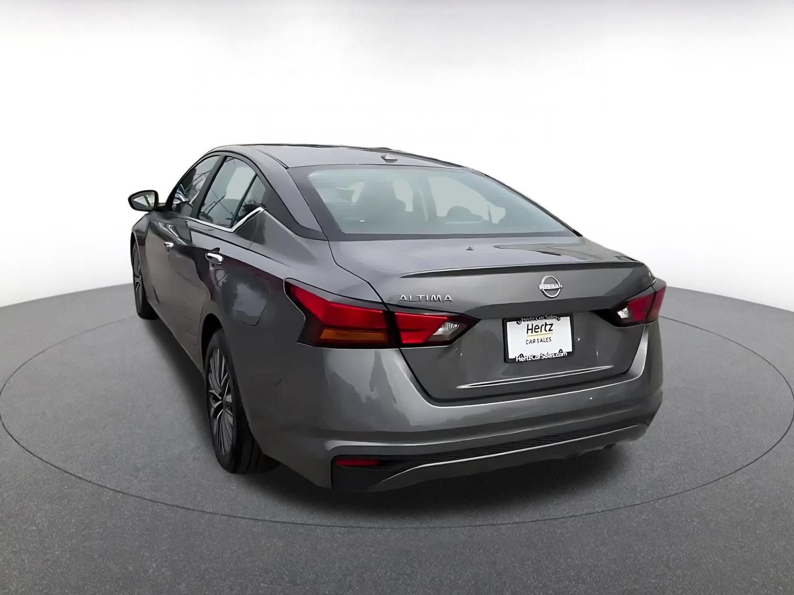 Used 2025 Nissan Altima 2.5 SV FWD image 10