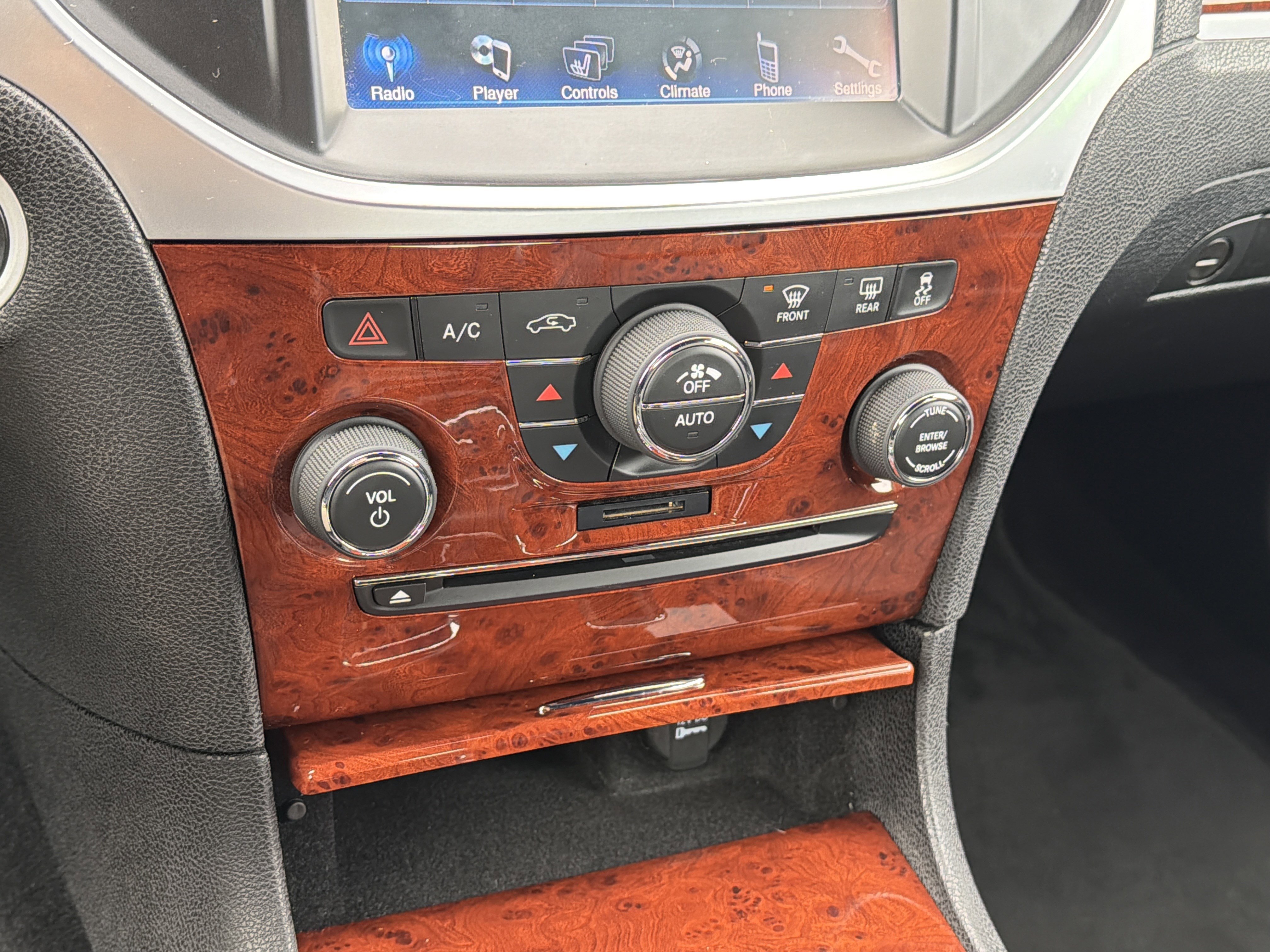 Used 2013 Chrysler 300 image 22