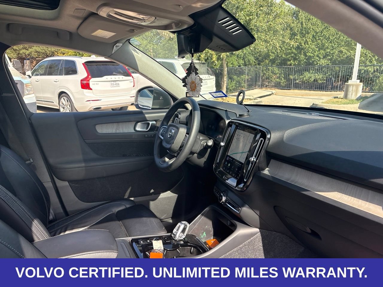 Certified 2023 Volvo XC40 B5 Plus w/ Driver Assist Package AWD/4WD image 16