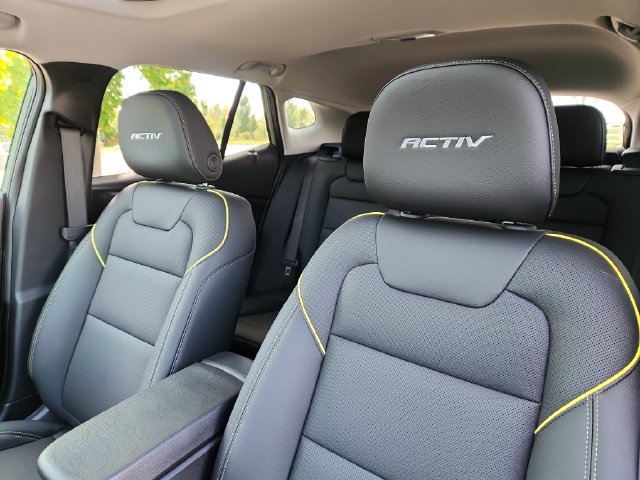 New 2026 Chevrolet Trax ACTIV w/ Sunroof Package FWD image 13