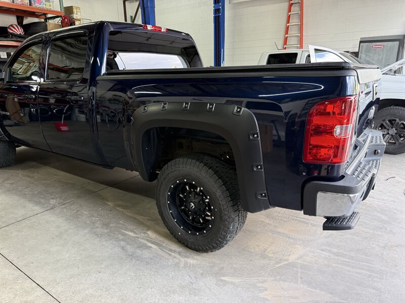Used 2010 Chevrolet Silverado 2500 LTZ w/ Convenience Package AWD/4WD image 8