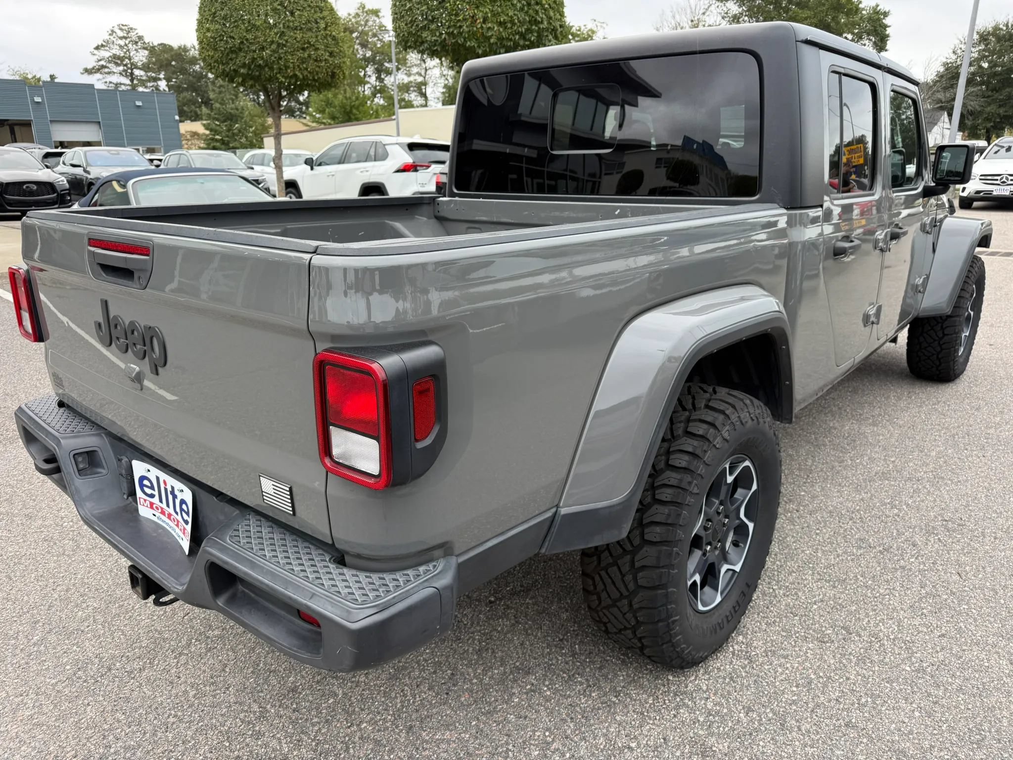 Used 2023 Jeep Gladiator Sport AWD/4WD image 7