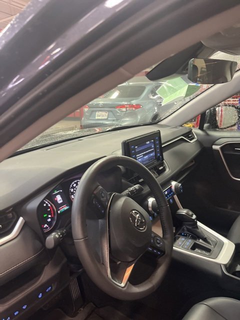 Used 2021 Toyota RAV4 XLE Premium image 13