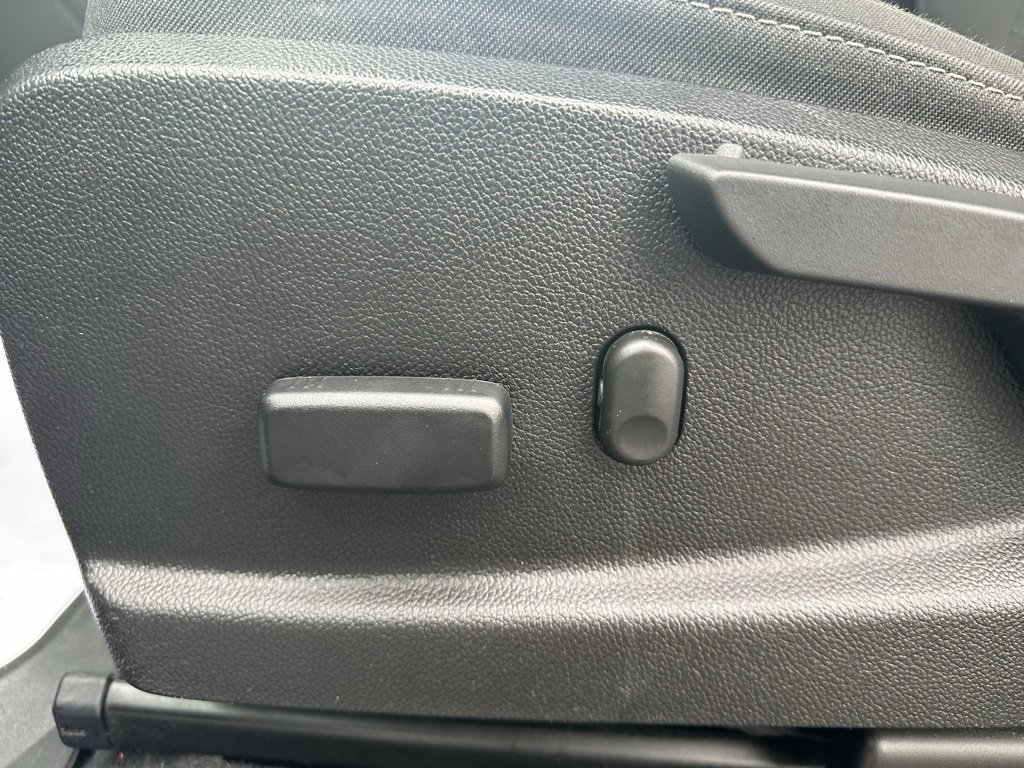 Used 2019 GMC Canyon SLE w/ Driver Alert Package image 20