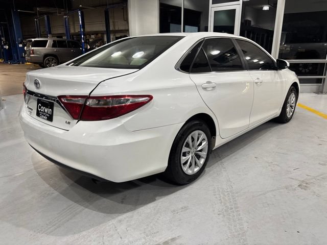 Used 2015 Toyota Camry LE FWD image 6