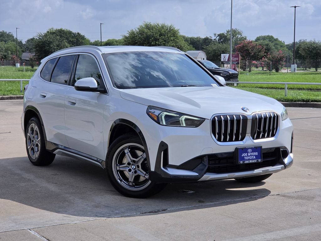 Used 2025 BMW X1 xDrive28i AWD/4WD image 2