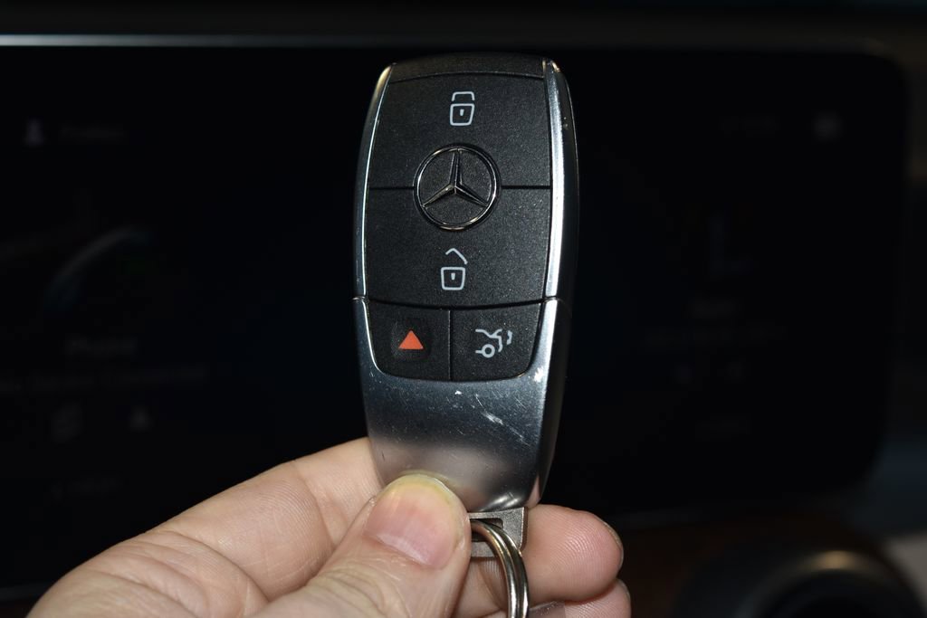 Used 2022 Mercedes-Benz GLC 300 4MATIC image 19