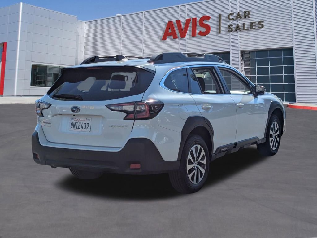 Used 2025 Subaru Outback Premium image 6