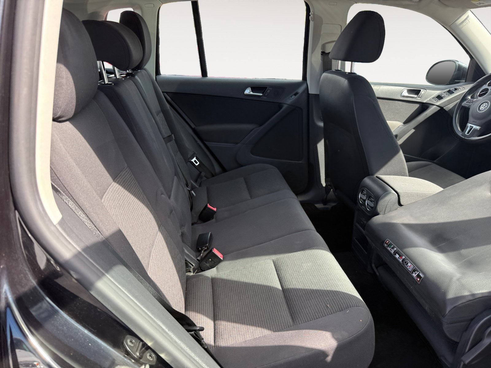 Used 2014 Volkswagen Tiguan S FWD image 16