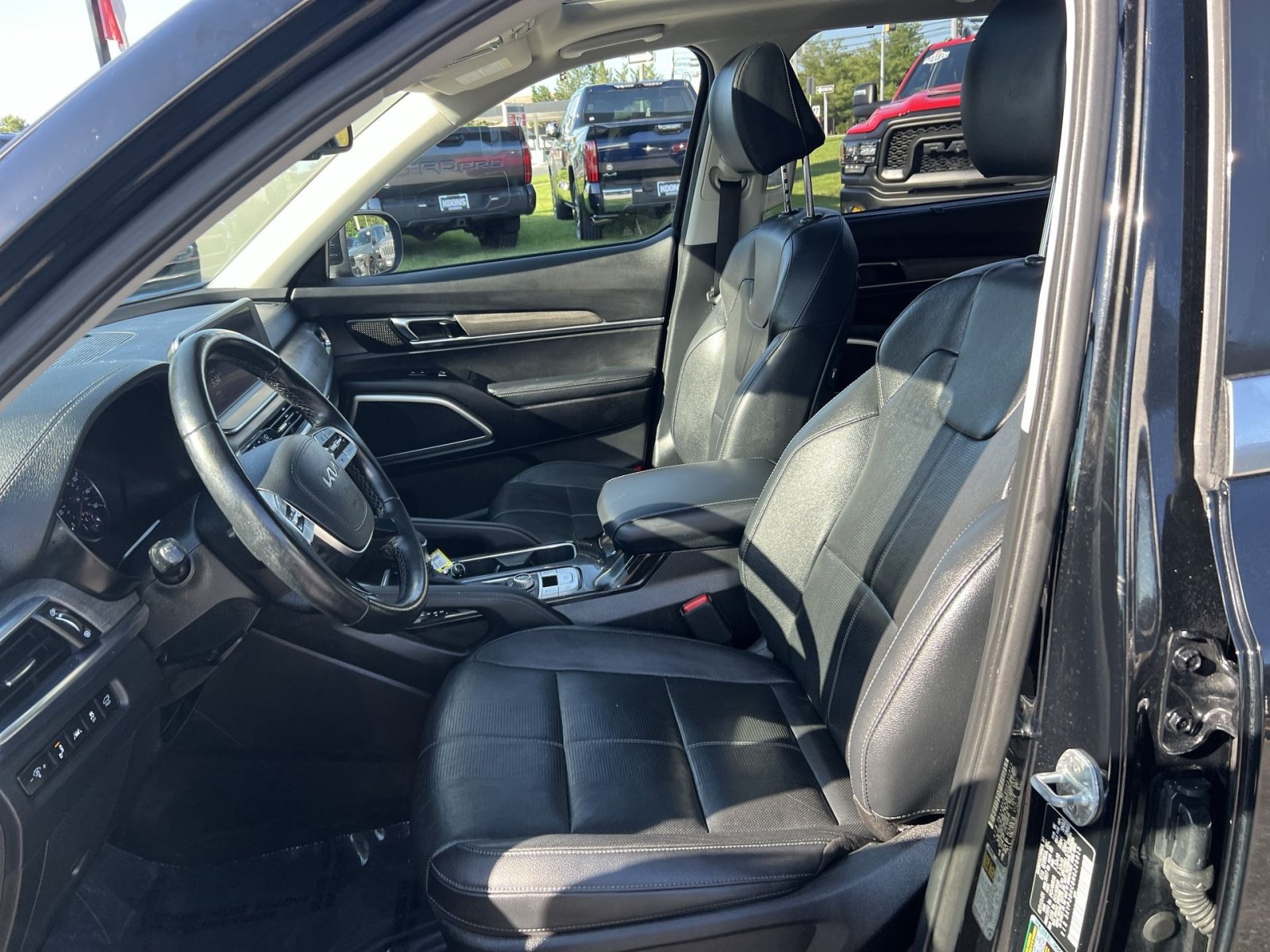 Used 2022 Kia Telluride EX w/ Towing Package AWD/4WD image 13