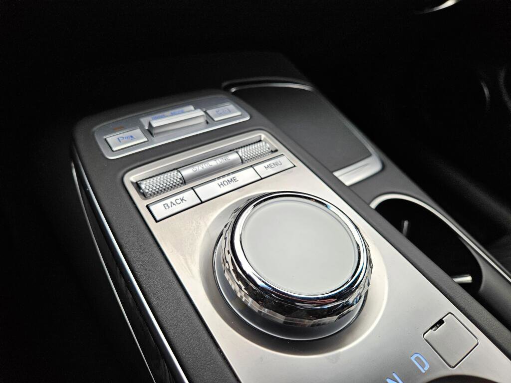 Used 2025 Genesis GV70 3.5T Sport w/ Sport Advanced Package image 31