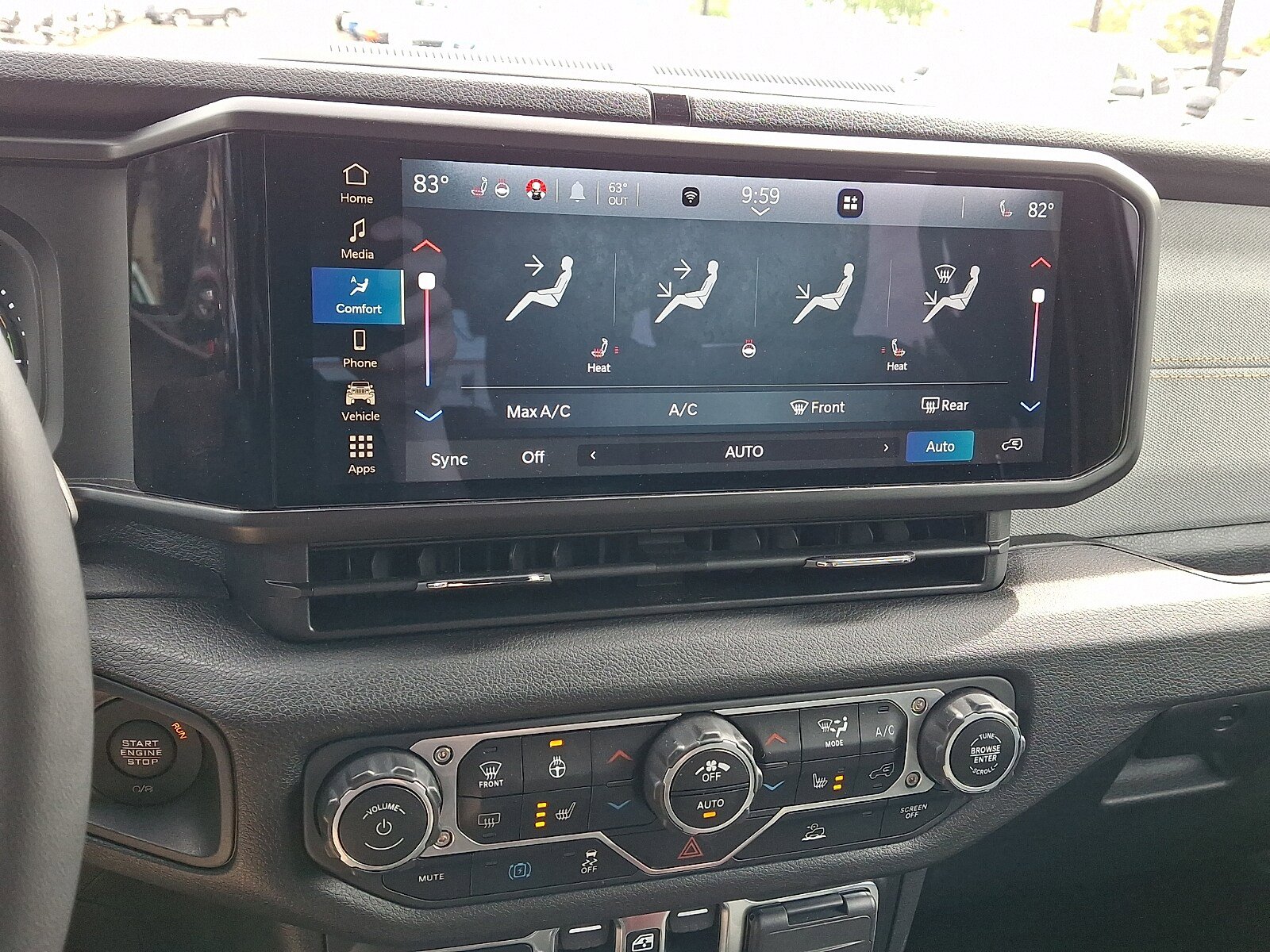 Used 2024 Jeep Wrangler Unlimited w/ Convenience Group AWD/4WD image 15