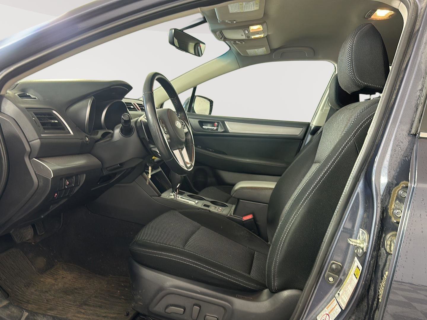 Used 2017 Subaru Outback 2.5i Premium image 5