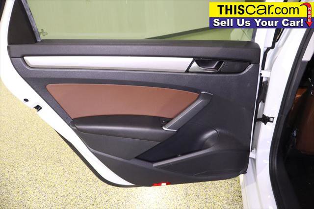 Used 2021 Volkswagen Passat 2.0T SE w/ Luggage Net & Mats Package FWD image 33