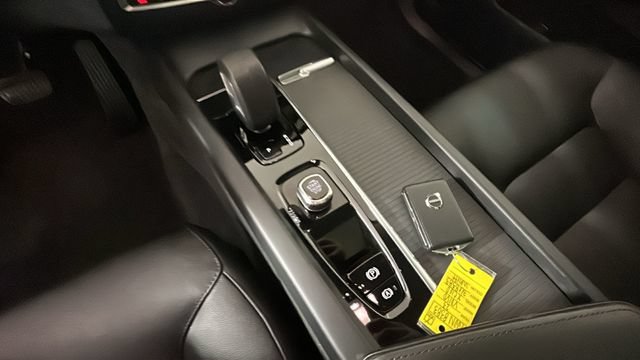 Used 2023 Volvo XC60 B5 Core w/ Climate Package AWD/4WD image 20