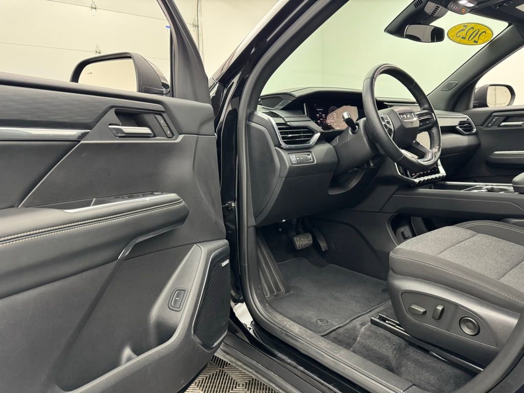 Used 2025 GMC Acadia Elevation image 15