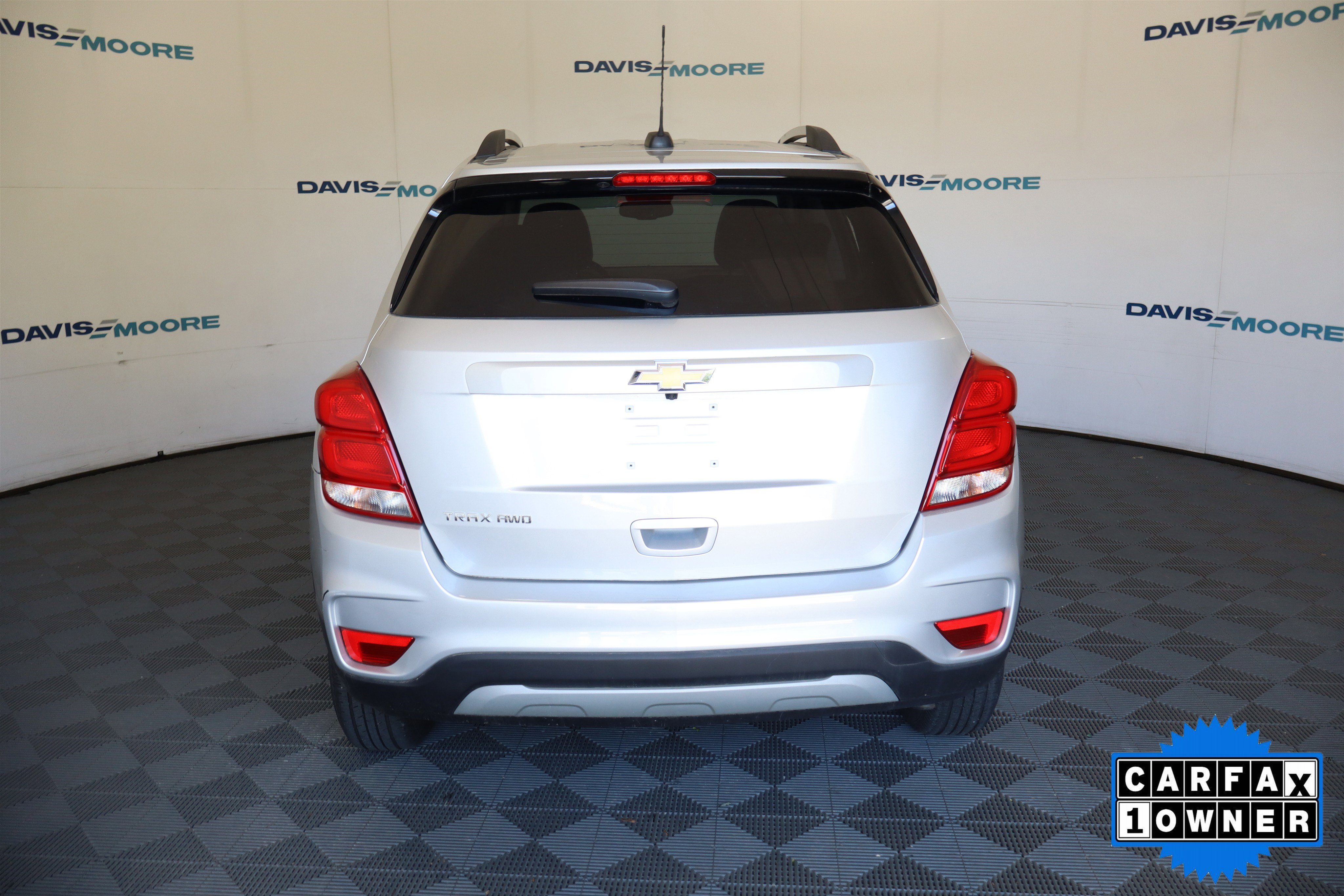 Used 2022 Chevrolet Trax LT w/ LT Convenience Package AWD/4WD image 8