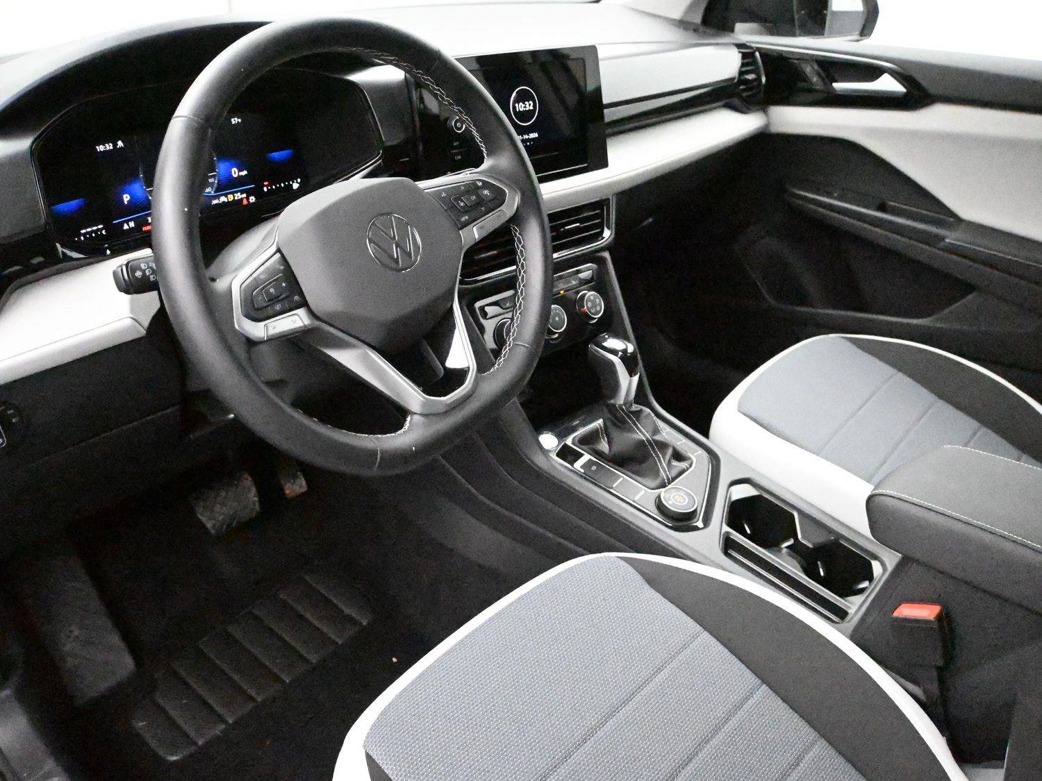 Certified 2025 Volkswagen Taos S w/ Taos Adventure Package (SXB) AWD/4WD image 2