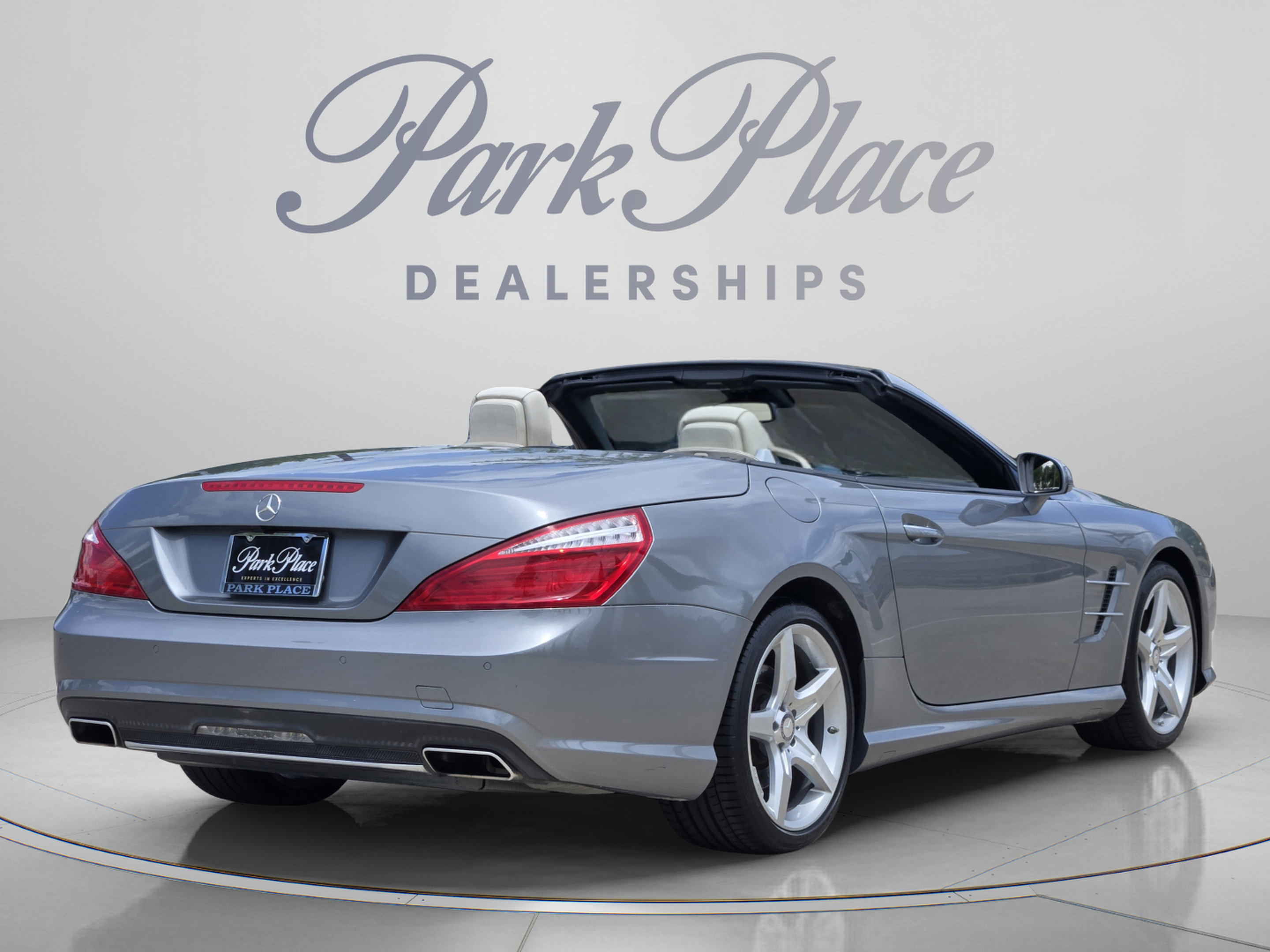 Used 2014 Mercedes-Benz SL 550 image 5