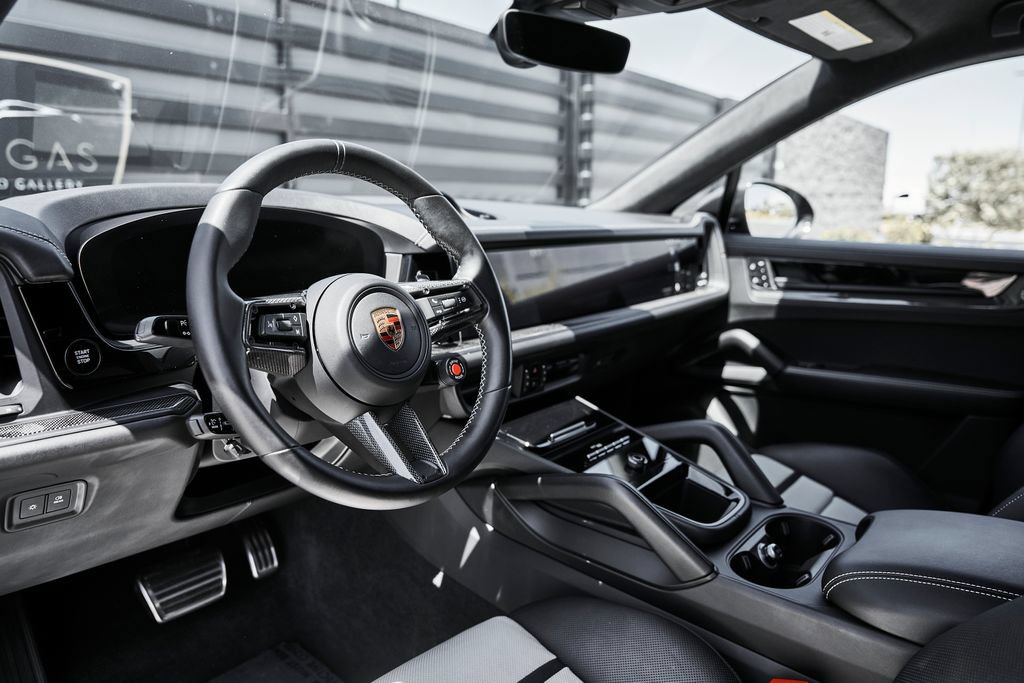 Used 2024 Porsche Cayenne Turbo GT AWD/4WD image 2