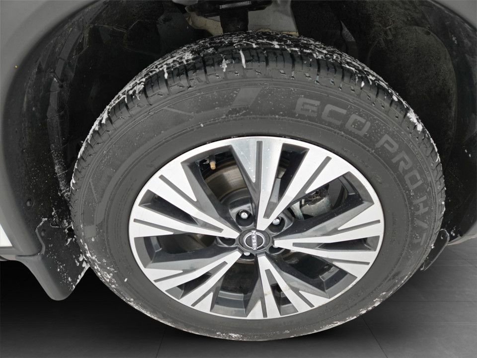 Used 2023 Nissan Rogue SV image 35