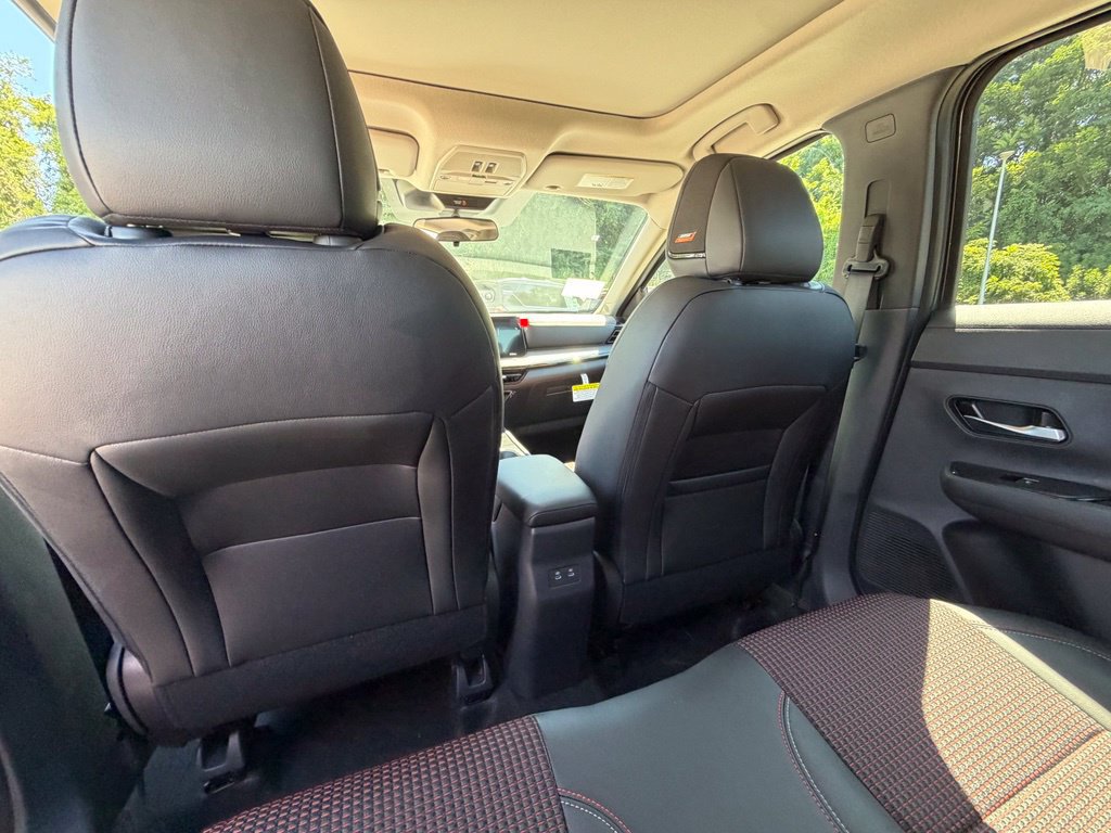 New 2026 Nissan Kicks SR w/ SR Premium Package FWD image 33