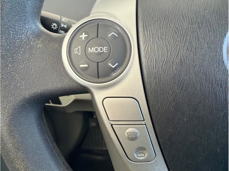 Used 2014 Toyota Prius Two image 17