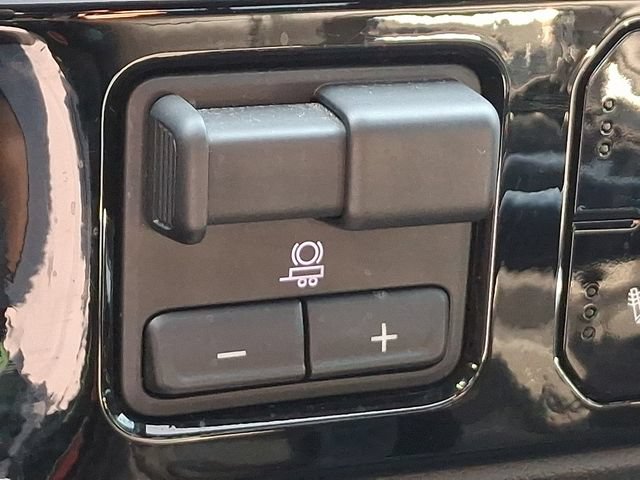 Used 2022 GMC Sierra 1500 Elevation w/ Elevation Premium Package AWD/4WD image 17