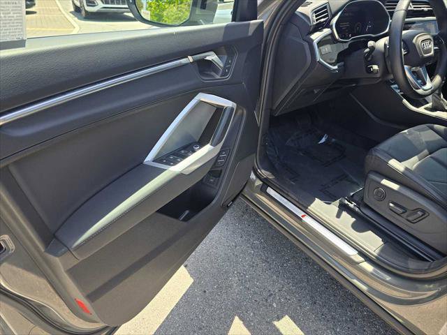 Used 2023 Audi Q3 2.0T Premium Plus w/ Premium Plus Package AWD/4WD image 23