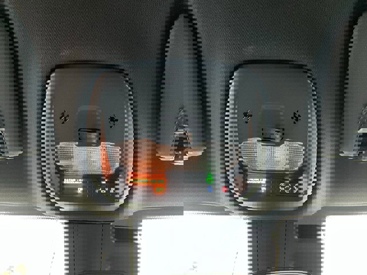 Used 2025 Buick Envista Sport Touring image 16