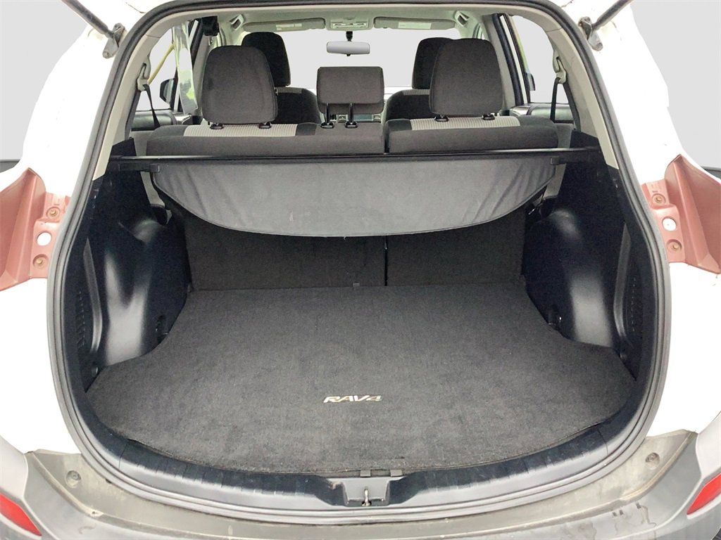 Used 2015 Toyota RAV4 LE image 19