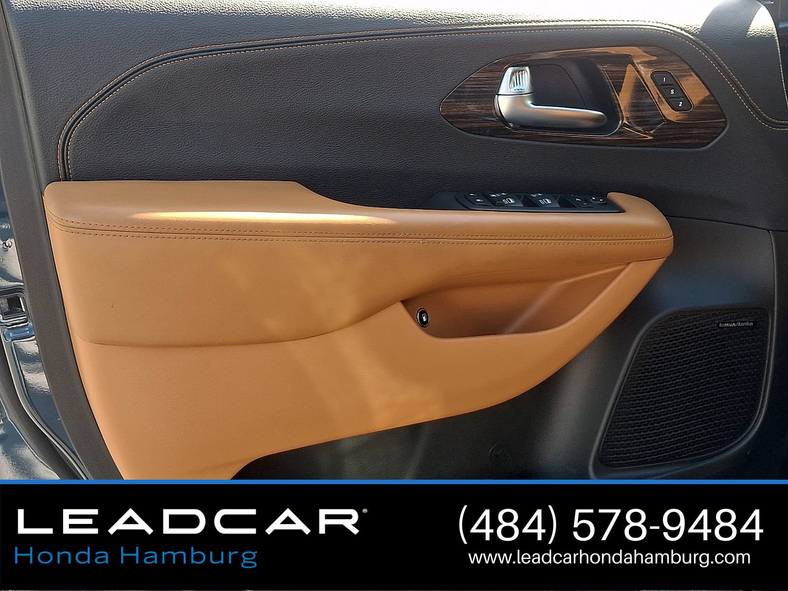 Used 2023 Chrysler Pacifica Pinnacle FWD image 13