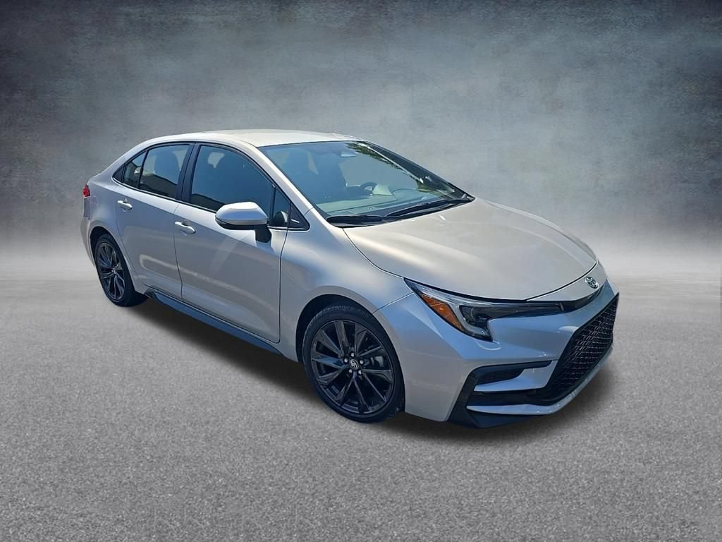 Used 2025 Toyota Corolla SE FWD image 2