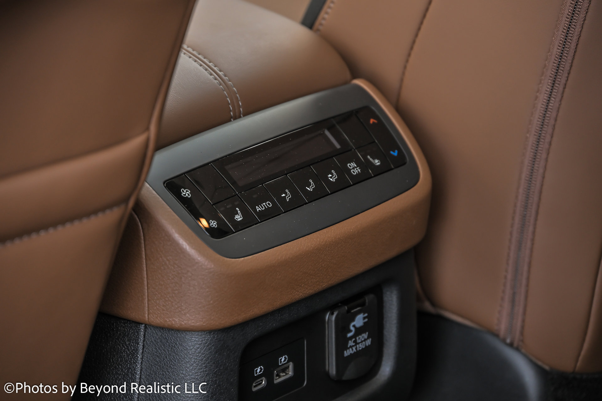 Used 2025 Nissan Pathfinder Platinum image 32